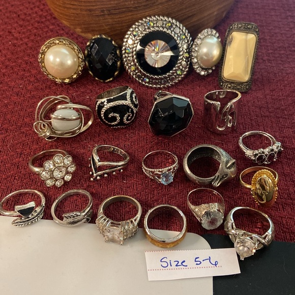 Blank--Costume rings size 5-9 ur choice see pics sold as is - Picture 5 of 14